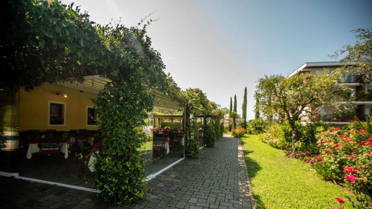 Hotel Bella Italia Peschiera del Garda Exterior photo